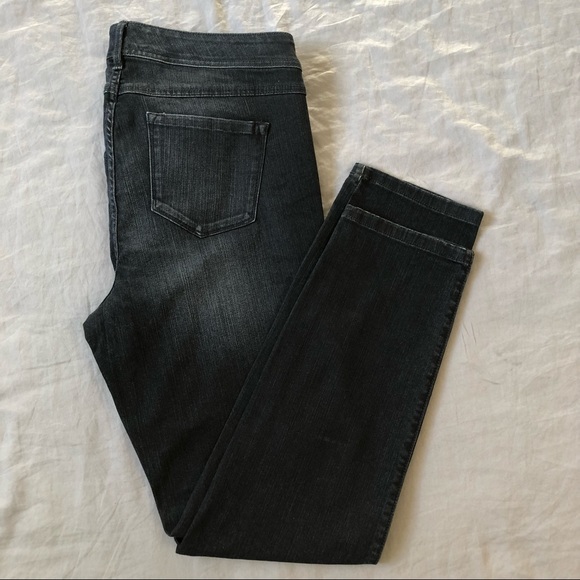 Torrid luxe skinny dark wash mid rise stretchy jeans size 16